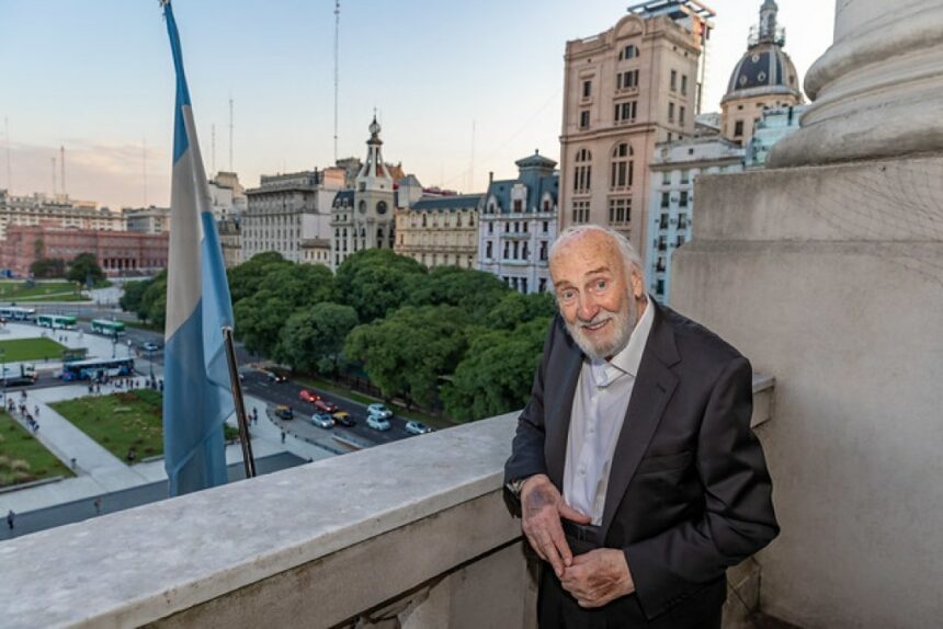 Murió Héctor Alterio a los 96 años: una vida en la que “vale la pena estar vivo”