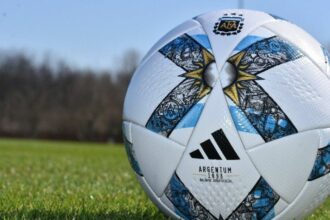 Prohíben el ingreso a los estadios de todo el país a tres hinchas de Santa Fe por disturbios en la liga local