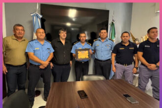 RESISTENCIA: Autoridades De La Liga Chaqueña Entregaron Un Reconocimiento A La Policía Del Chaco