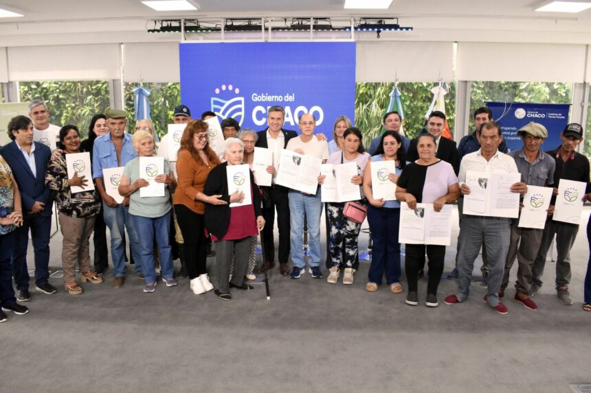 Se Entregaron Títulos De Propiedad: “las Tierras Vuelven A Manos De Los Que Realmente Trabajan” Dijo El Gobernador Zdero
