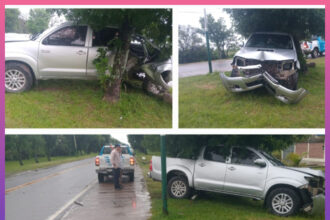 MAKALLÉ: Se Durmió Al Volante Y Se Llevó Puesto Un Poste De Luz