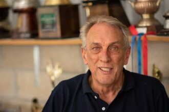 Un ícono del automovilismo argentino: el día que Juan María Traverso ganó con el auto en llamas