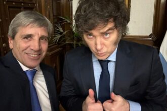 El Gobierno vuelve al mercado en dólares y flexibilizó normas para tentar el mercado