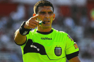 El árbitro Andrés Merlos dirigió la final de una liga regional y tuvo que ser evacuado por la policía