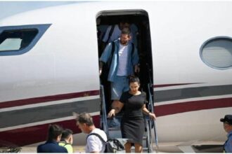 Lionel Messi llegó a la Argentina para empezar sus vacaciones, tras su paso por la India