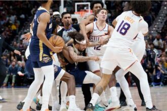 Escándalo en la NBA: pelea, golpes y expulsiones en el duelo entre Pelicans y Suns