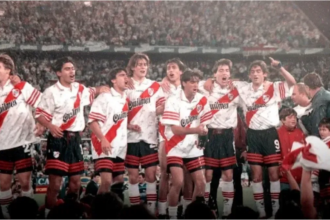 El futbolista que se escapó de Boca para jugar en River y vive con un doloroso problema