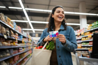 La mesa de Año Nuevo se sirve con Tarjeta Tuya: 3 cuotas sin interés en supermercados, carnicerías, verdulerías y despensas