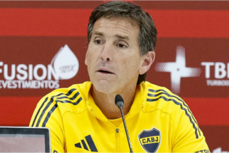 Claudio Úbeda defendió el cambio de Zeballos que generó la indignación de los hinchas de Boca