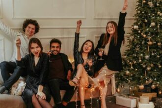 ¿No sabés qué hacer después de las 12? Estos son los mejores planes para hacer post cena de Navidad, según la IA