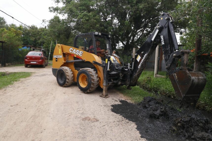 Barranqueras: El Gobierno Provincial Refuerza Tareas  De Limpieza Y Saneamiento En Villa Forestación
