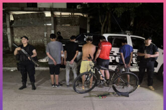 RESISTENCIA: Cinco Hombres Detenidos, Portaban Una Escopeta Lista Para El Disparo