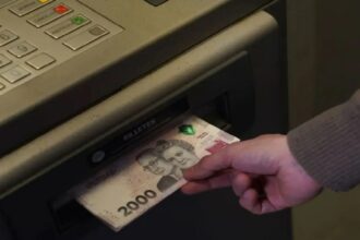 Qué pasará con el dinero que el Banco Nación depositó de más y cuáles son los riesgos de usarlo