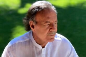 Denunciaron a Julio Iglesias por agresiones sexuales y abuso de poder