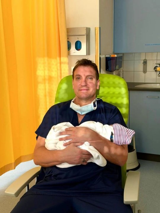 Maxi López anunció el nacimiento de Lando, su quinto hijo