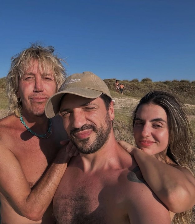 “Popochi” Muñoz y Federica Irigaray se fotografiaron desnudos en Mar del Plata