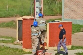 Resistencia: Secheep Eliminó 31 Conexiones Eléctricas Irregulares En El Barrio Altos De Urunday