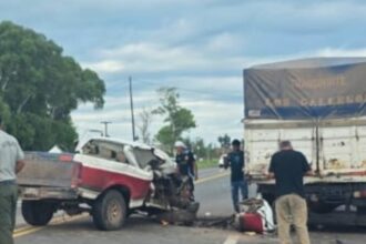 SÁENZ PEÑA: Una Ford F100 Chocó Contra Un Camión, Un Joven Herido.