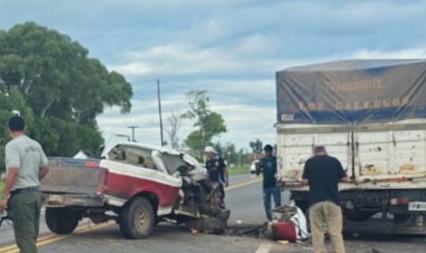 SÁENZ PEÑA: Una Ford F100 Chocó Contra Un Camión, Un Hoven Herido.