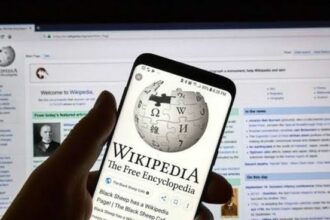 Wikipedia revela acuerdos comerciales con Microsoft, Meta y Amazon para entrenar modelos de IA