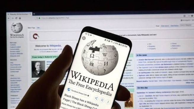 Wikipedia revela acuerdos comerciales con Microsoft, Meta y Amazon para entrenar modelos de IA