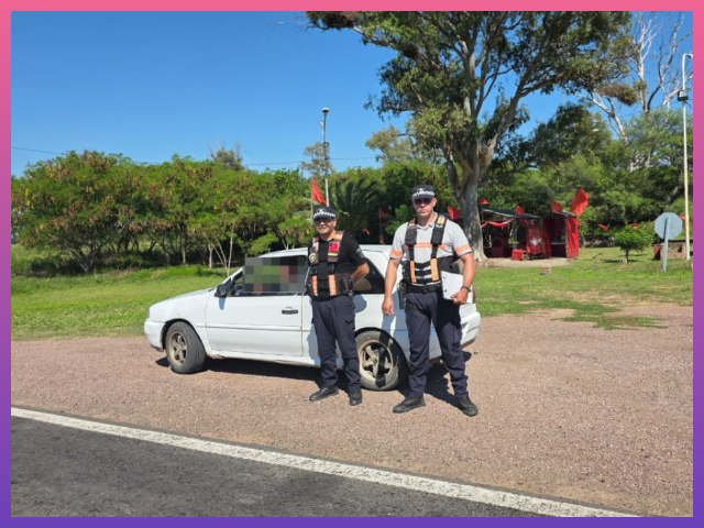 CHACO: Recuperan Un Auto Robado En Corrientes CHACO: Recuperan Un Auto Robado En Corrientes