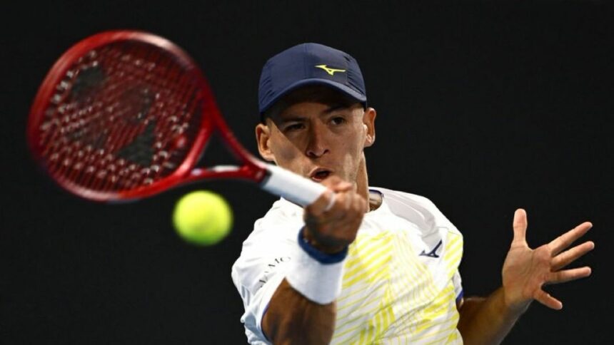 En el mejor comienzo de temporada de su carrera, Sebastián Báez dio un nuevo golpe y eliminó al N°8 del mundo