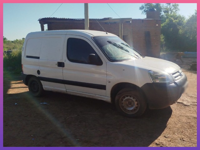 MARGARITA BELEN: Detectan Un Vehículo Con Pedido De Secuestro En Un Taller Mecánico MARGARITA BELEN: Detectan Un Vehículo Con Pedido De Secuestro En Un Taller Mecánico