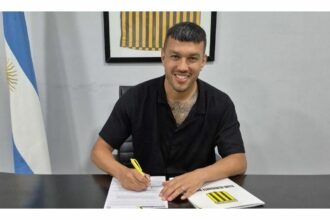 Quién es Gustavo Cabral, el jugador que compartió cancha con Messi y es el nuevo fichaje de Almirante Brown
