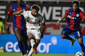 En el inicio del torneo, Lanús sorprendió a San Lorenzo en un partido lleno de goles
