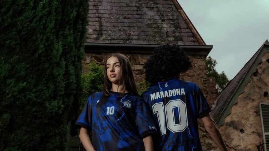 Marca de indumentaria australiana lanzará la primera colección oficial de Maradona