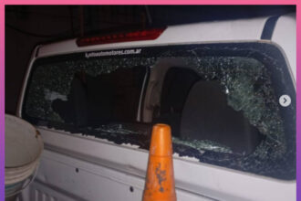 CHACO: Escándalo En Traslado Policial: Aprehendido Dañó Un Móvil Oficial En El Hospital Perrando