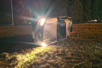 Siniestro vial en Las Breñas: un joven resultó herido tras volcar una camioneta