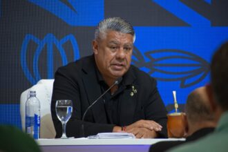 Claudio “Chiqui” Tapia puede salir del país, pero tuvo que pagar una fianza millonaria