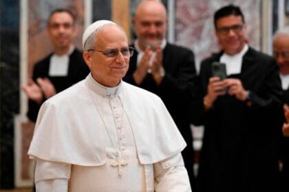 El Gobierno invitó al papa León XIV a visitar la Argentina