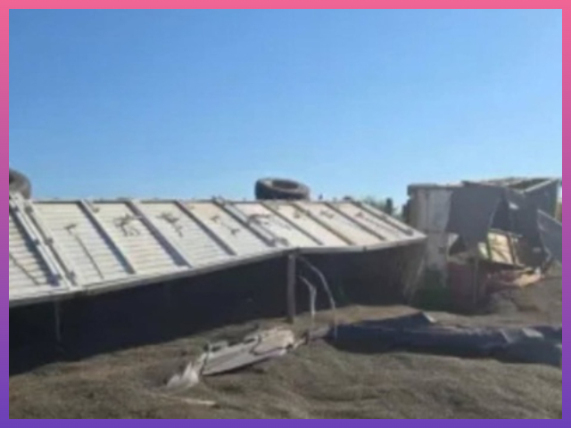 PAMPA DEL INFIERNO: Un Camión Volcó  Tras  Esquivar Una Sembradora En La Ruta 16