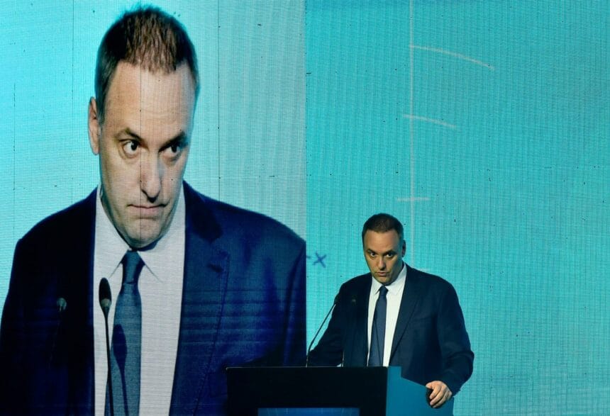 Más problemas para Manuel Adorni: las jubiladas que le prestaron el dinero negaron conocerlo Más problemas para Manuel Adorni: las jubiladas que le prestaron el dinero negaron conocerlo