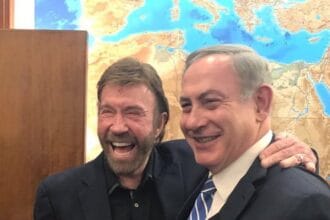 Benjamin Netanyahu lamentó la muerte de Chuck Norris y lo definió como “un gran amigo de Israel”