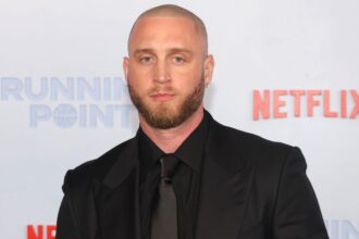 Chet Hanks dijo estar “atrapado” en Colombia, pero continúa con actividades en Medellín