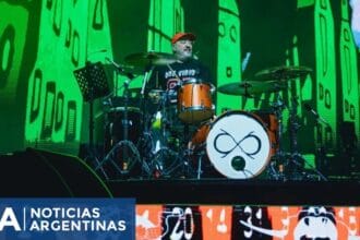 De baldes como tambores a llenar estadios: quién fue Daniel Buira, el primer baterista de Los Piojos