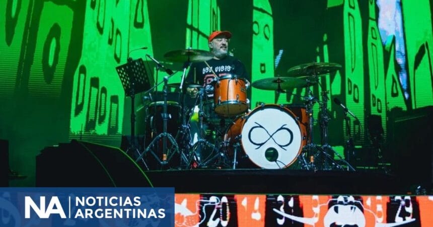 De baldes como tambores a llenar estadios: quién fue Daniel Buira, el primer baterista de Los Piojos