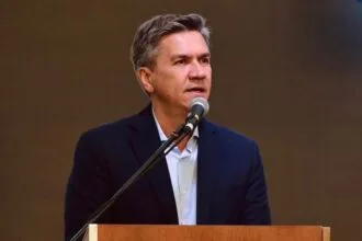 El Gobernador Zdero Solicitará Suspender La Escrituración Del Lote 88 En Miraflores