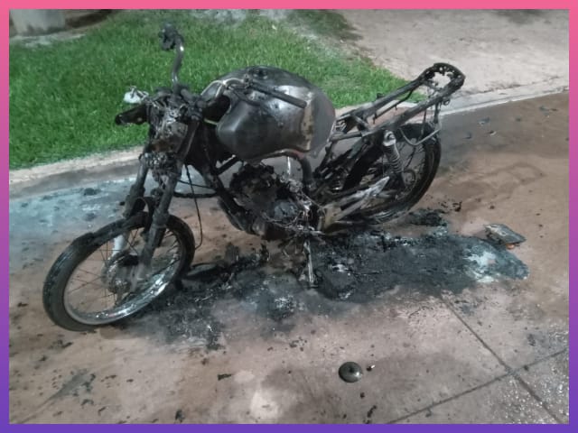 SAN MARTÍN: Incendio Intencional De Una Motocicleta, Buscan A Los Responsables SAN MARTÍN: Incendio Intencional De Una Motocicleta, Buscan A Los Responsables