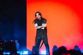 Juanes lanzó el video de “Cómo Pudiste” junto a Conociendo Rusia