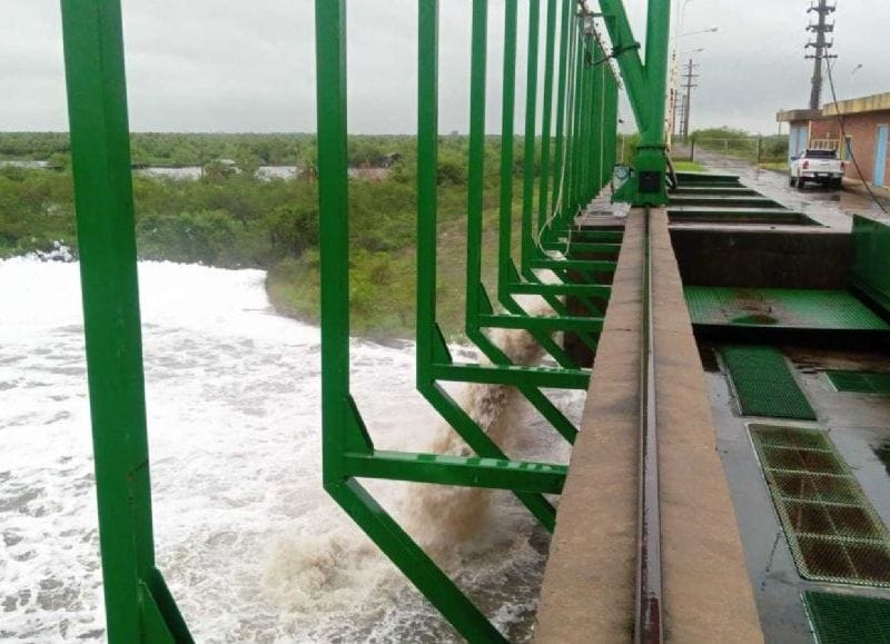 Lluvias Abundantes En Chaco: Intensos Operativos De Drenaje Y Se Esperan Mejoras Hacia El Final Del Día Lluvias Abundantes En Chaco: Intensos Operativos De Drenaje Y Se Esperan Mejoras Hacia El Final Del Día