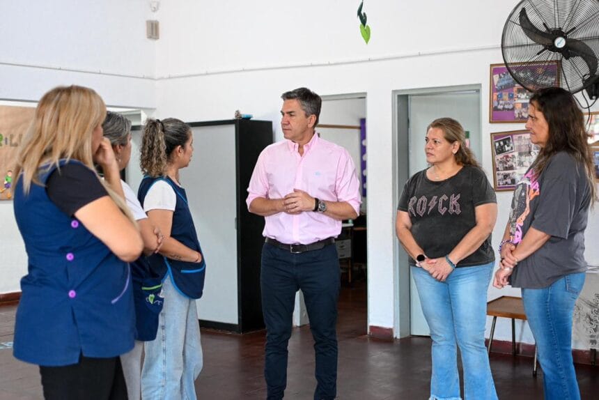 Más Recursos Para Las Aulas: El Gobernador Zdero Entregó Elementos A Instituciones Educativas