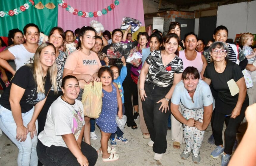 Mes De La Mujer: Realizaron Charla Sobre Salud Y Violencia De Género En Villa Palermo I