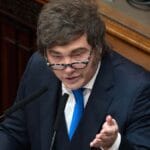 Javier Milei rechazó que Juan Bautista Mahiques tenga vínculos con Chiqui Tapia