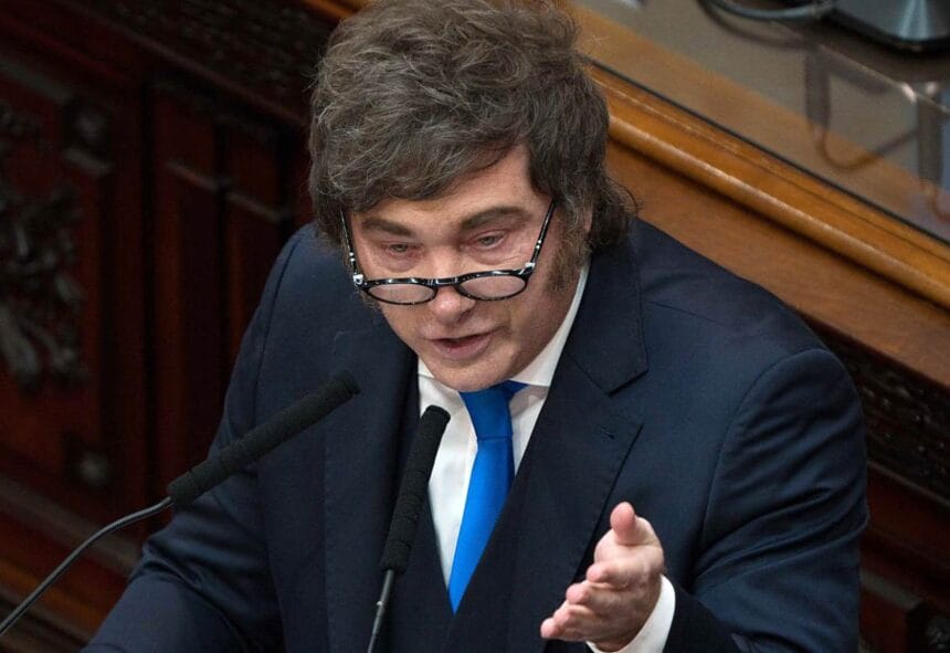 Javier Milei rechazó que Juan Bautista Mahiques tenga vínculos con Chiqui Tapia