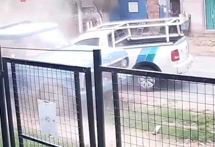 QUITILIPI: Una Camioneta de SECHEEP Chocó tras Circular en Contramano cerca del Hospital